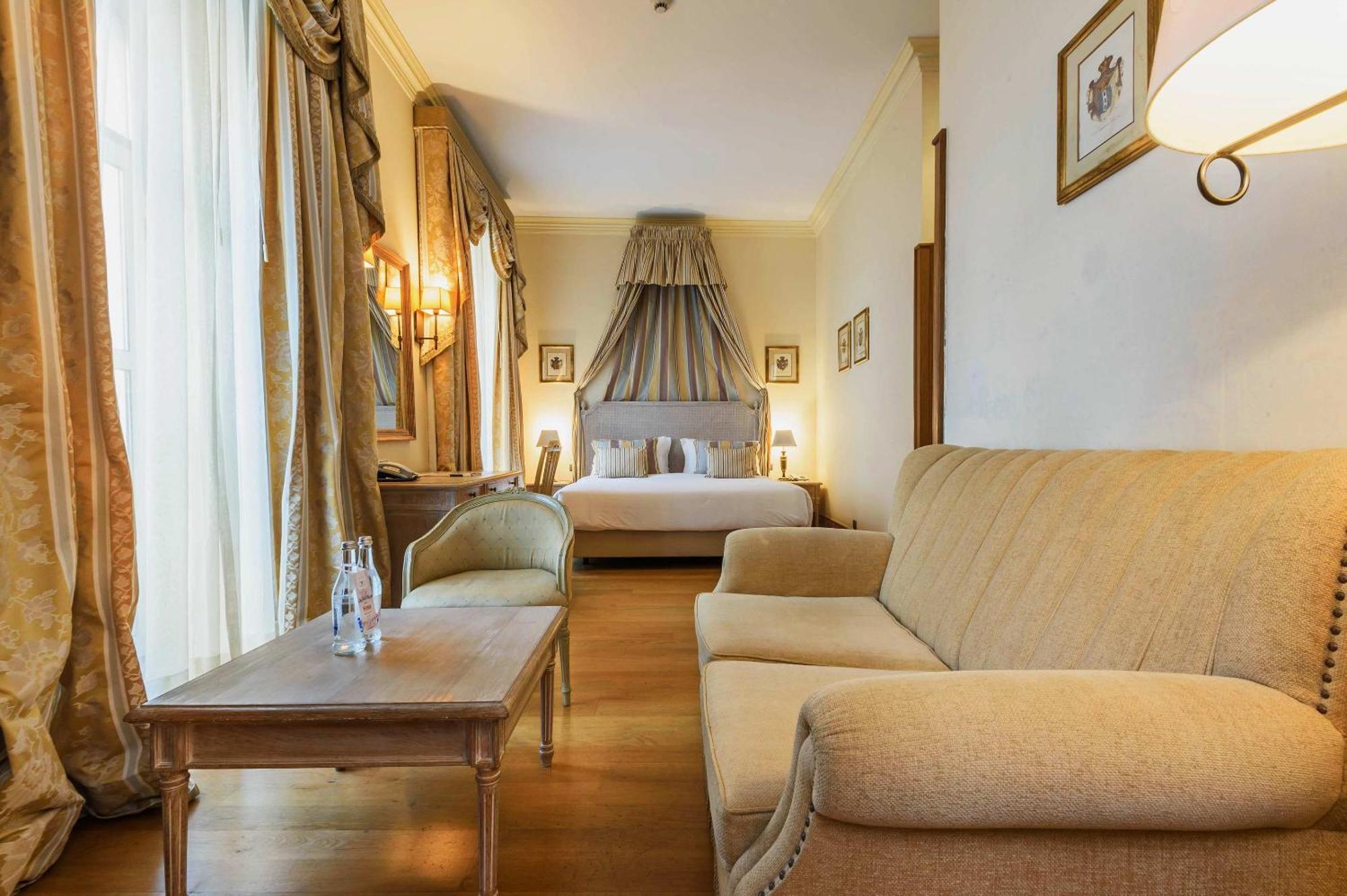 Luxury Double Room,1274425339:JPEG