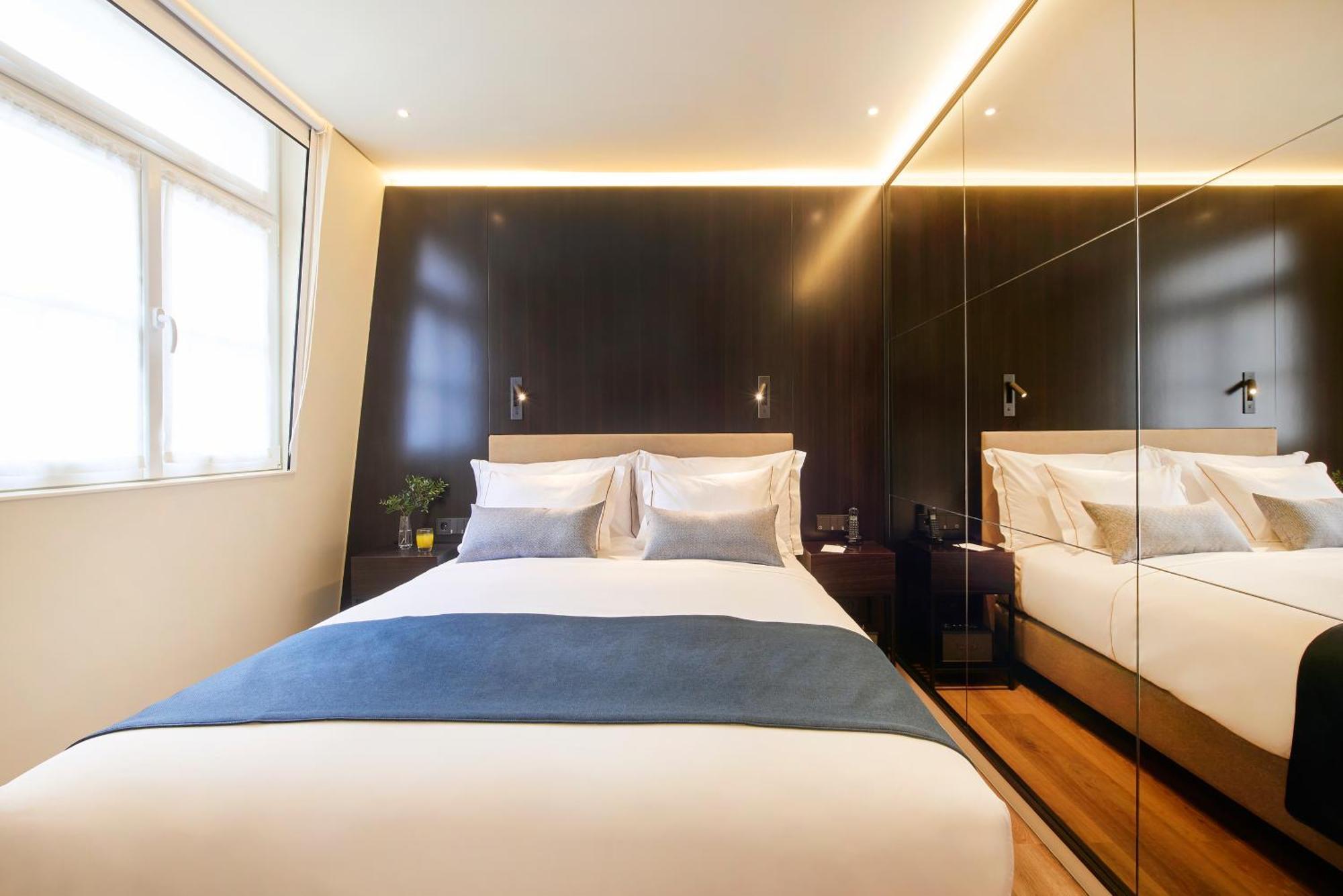 Small Double Room with City View,1635929373:JPEG
