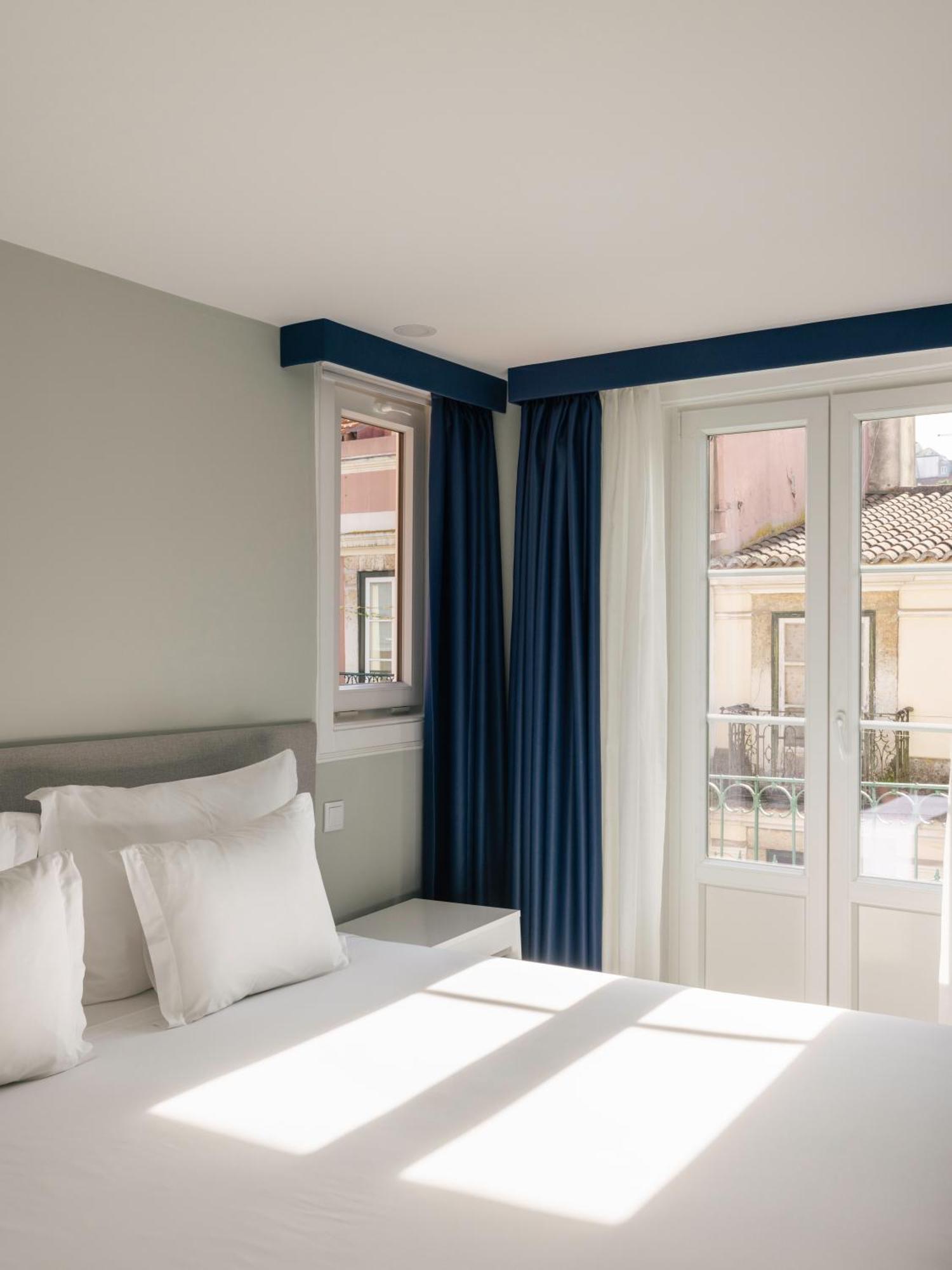 Premium Suite Balcony & City View,1661137902:JPEG