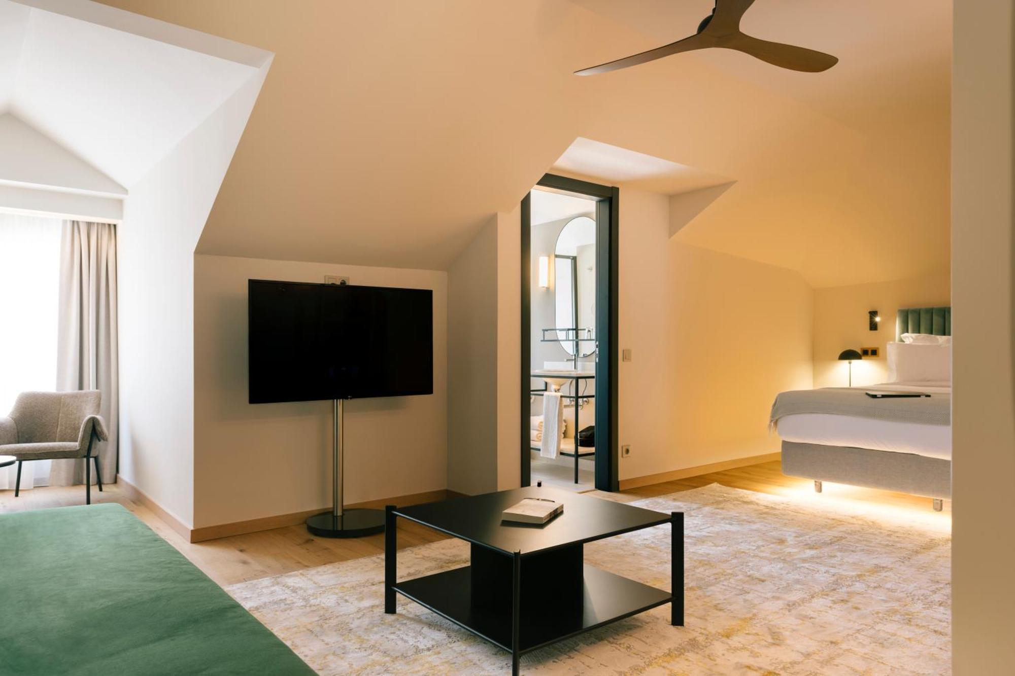 Junior Suite,1664805742:JPEG
